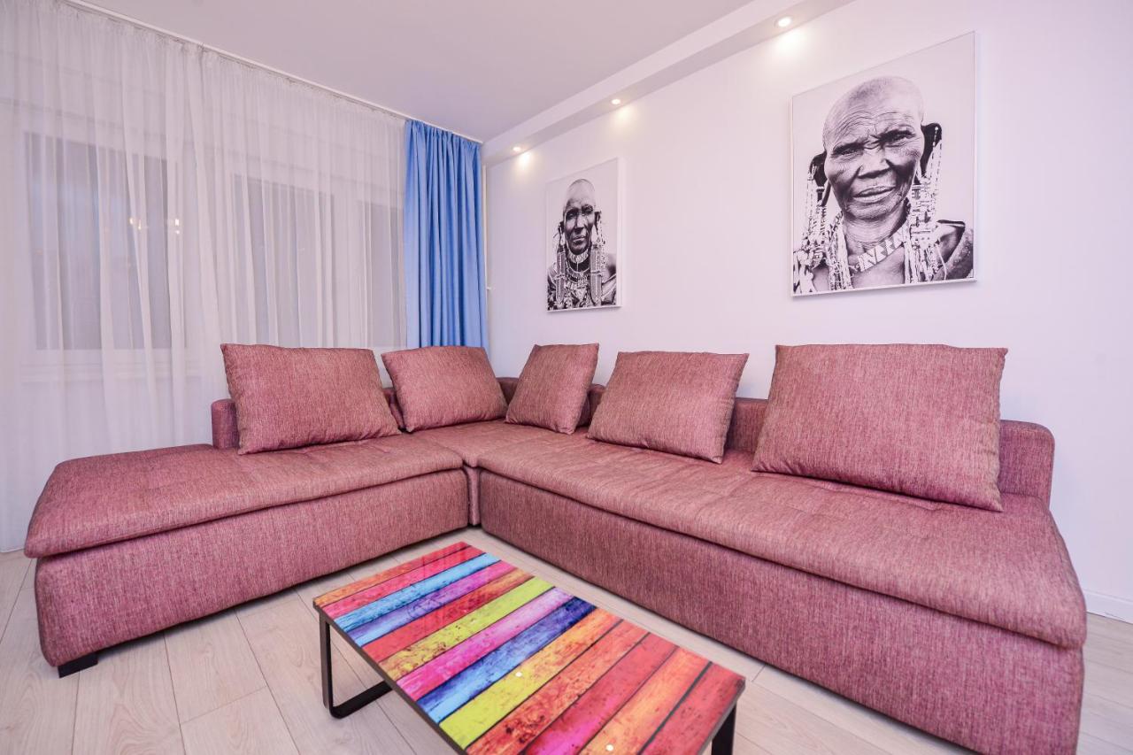 Tower By Grand Accommodation Bukares Bagian luar foto
